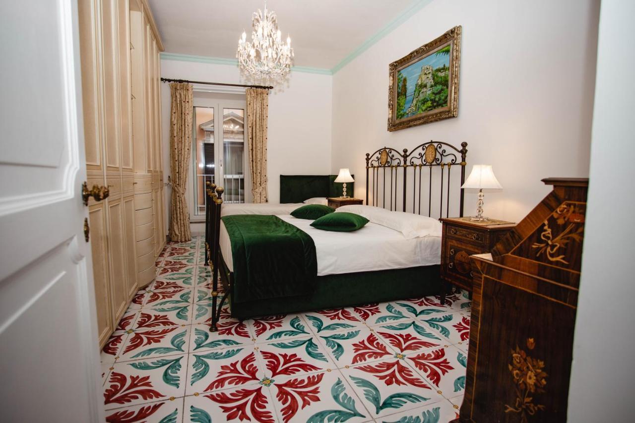 Delfini Trevi House Hotel Róma Kültér fotó