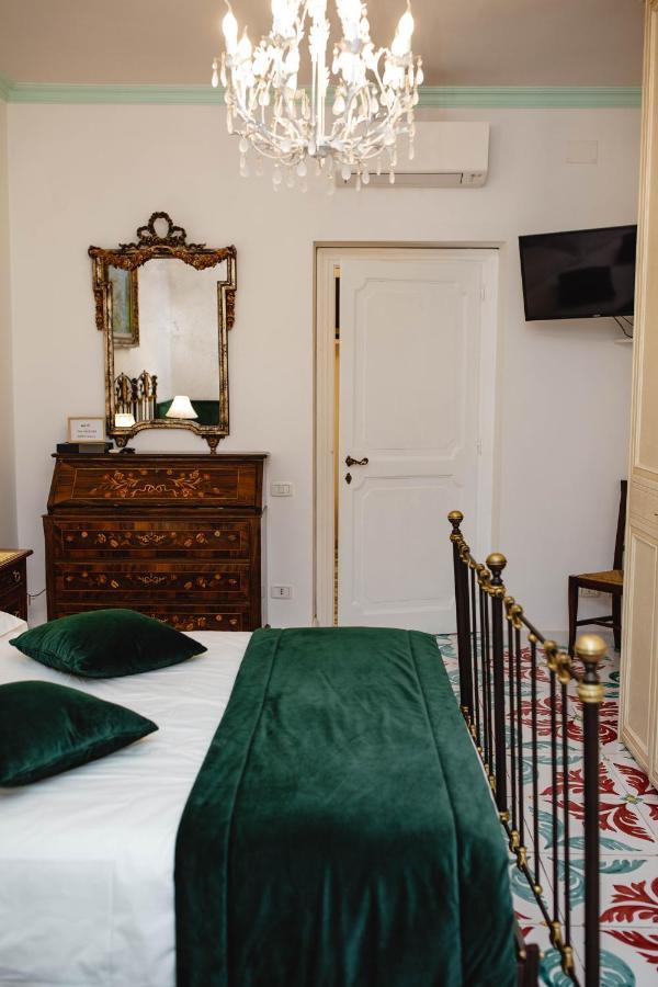 Delfini Trevi House Hotel Róma Kültér fotó