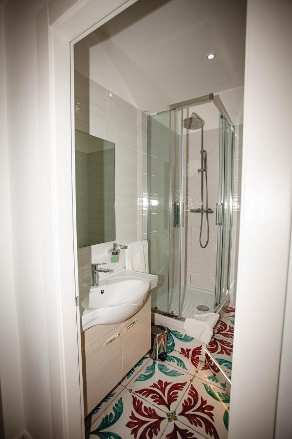 Delfini Trevi House Hotel Róma Kültér fotó